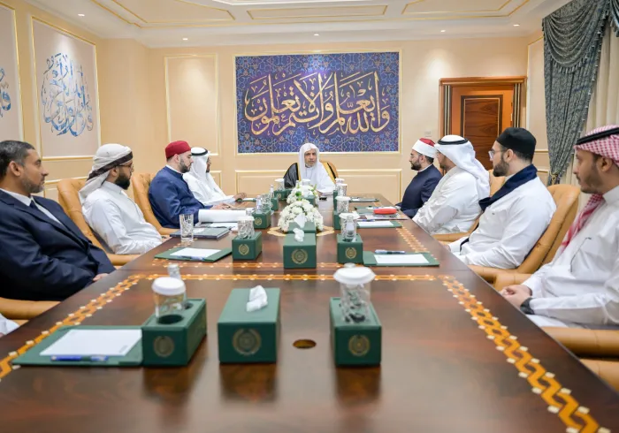 H.E. Sheikh Dr. Mohammed Al-Issa , Secretary-General of the MWL, met in Makkah with a distinguished group of Qur’an reciters from the MWL’s Global E-Maqraa 