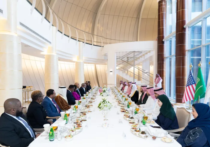 د.العيسى في لقاء وفد الكونغرس الأمريكي: حرب غزة انتهاك صارخ للقانون الدولي الإنساني