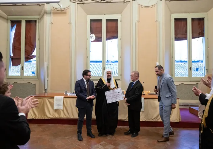 the Italian State University of Bologna awarded His Excellency Sheikh Dr. Mohammed Al-Issa the Honorary Postdoctoral Senior Fellowship in Law