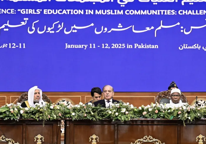El Secretario General, Presidente de la Comisión de Ulemas, el Sheij Mohammed Al-Issa , durante el lanzamiento de la conferencia EducacionDeNiñas en las sociedades musulmanas desde la capital de Pakistán, Islamabad: