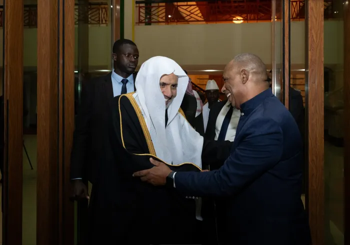 جمہوریہ گنی بساؤ کے وزیر اعظم، جناب رُوئی ڈوارٹے باروس نے حکومتی دفتر میں سیکرٹری جنرل رابطہ اور چیئرمین مسلم علماء کونسل، عزت مآب شیخ ڈاکٹر محمد العیسی کا استقبال کیا۔