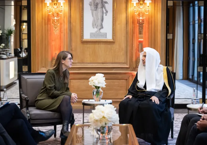   رابطہ عالم اسلامی کے پیغام سے متعلق معاصر امور پر تبادلۂ خیال، اور ان فکری ودینی اصطلاحات پر گفتگو کے مقصد سے جو رائج ہیں اور جن کے بارے میں سب سے زیادہ غلط فہمیاں پائی جاتی ہیں، دنیا کے بااثر علمی وفکری مراکز کی دعوت پر جاری دورے کے تسلسل میں: