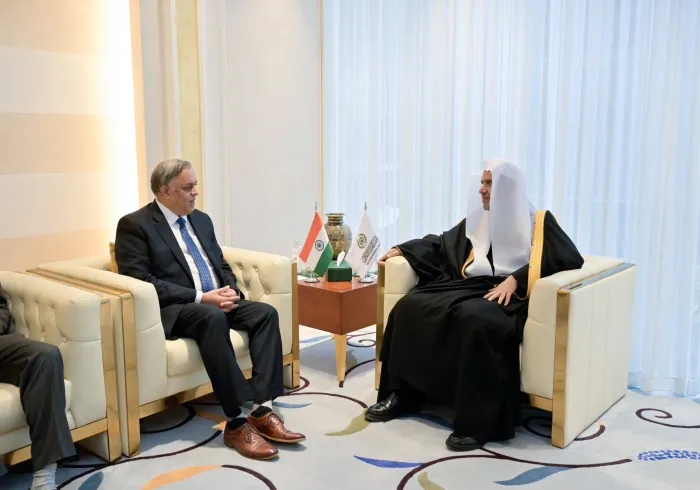 Yang Mulia Sekretaris Jenderal LMD, Ketua Organisasi Ulama Muslim, Syekh Dr.Mohammed Alissa  , menerima kunjungan Duta Besar Republik India untuk Kerajaan Arab Saudi