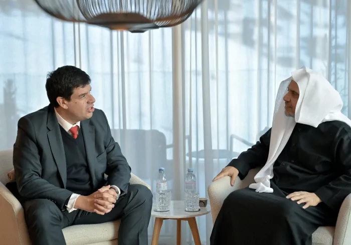 H.E. Sheikh Dr. Mohammed Al-Issa, Secretary-General, met at his residence with Mr. Pedro Vargas, the Chairman of Euronews
