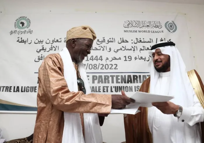 Il a été   décidé de créer le premier Conseil des savants d’Afrique de l’Ouest  sous l'égide de la Ligue et du gouvernement sénégalais