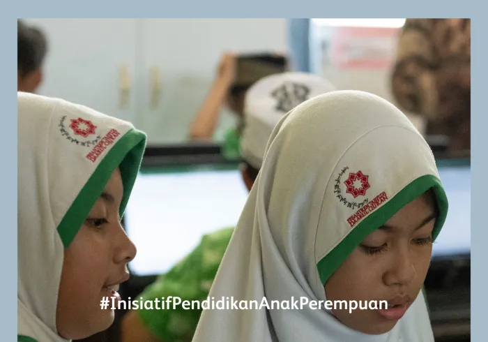 "Pendidikan anak perempuan" adalah hak yang diperoleh perempuan Muslimah, sama halnya dengan saudara laki-lakinya