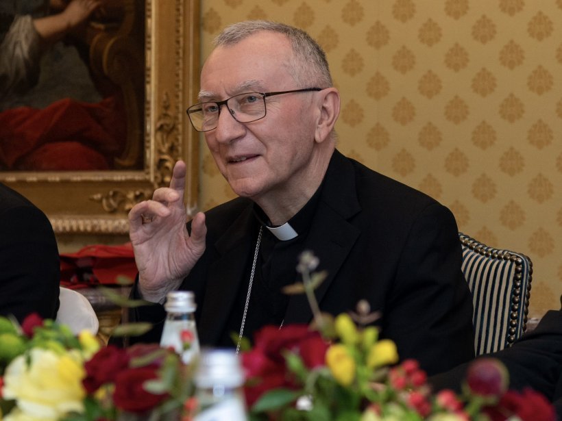 Pada acara makan siang, telah dibahas beberapa topik yang menjadi kepentingan bersama: