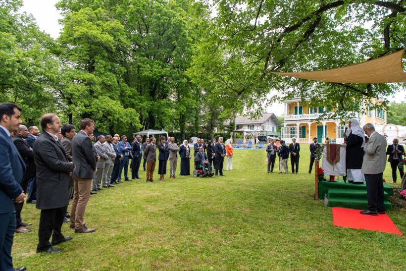 Di hadapan Presiden Pemerintah Jenewa, Tuan Mauro Poggia, anggota Parlemen Swiss, pejabat internasional, anggota korps diplomatik di Jenewa, tokoh agama dan intelektual:
