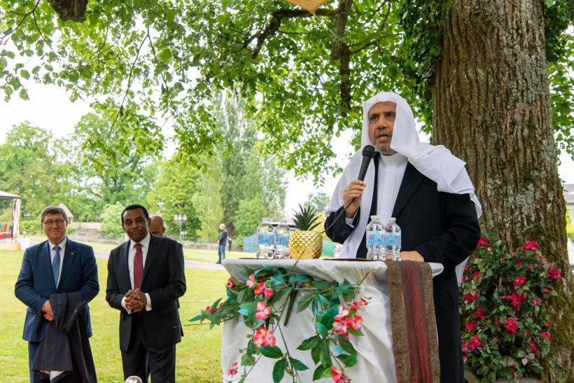 Di hadapan Presiden Pemerintah Jenewa, Tuan Mauro Poggia, anggota Parlemen Swiss, pejabat internasional, anggota korps diplomatik di Jenewa, tokoh agama dan intelektual: