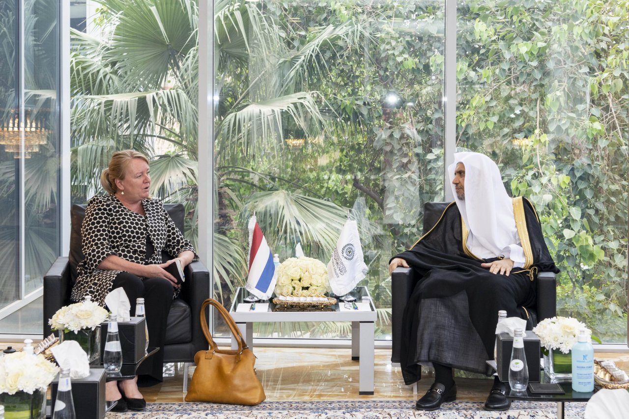 His Excellency Sheikh Dr. Mohammad Al-Issa meets Her Excellency the Netherlands Ambassador to the Kingdom of Saudi Arabia, Janet Alberda.