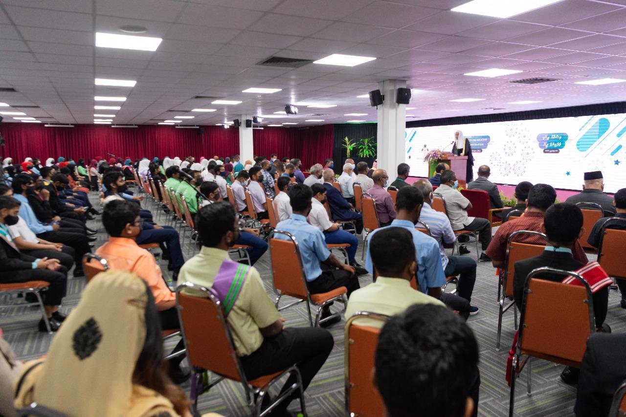 Presiden Republik Maladewa, Tuan Ibrahim Salih, menganugerahkan Dr. MohammadAlissa Ordo Kehormatan Republik