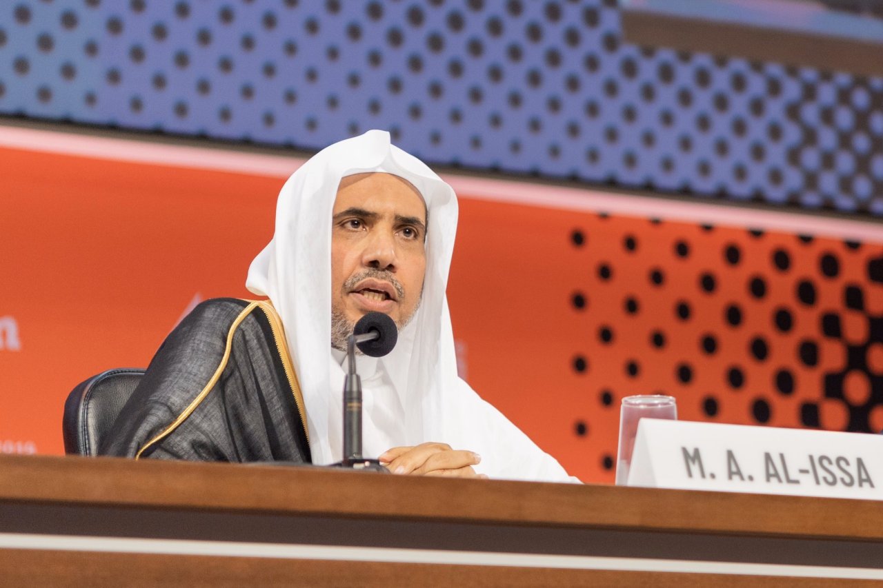 معالي الشيخ د.⁧محمد العيسى⁩ يتحدث لأكثر من ٦ آلاف من النخب والشباب الأوروبي حول عدد من الموضوعات الفكرية والاجتماعية