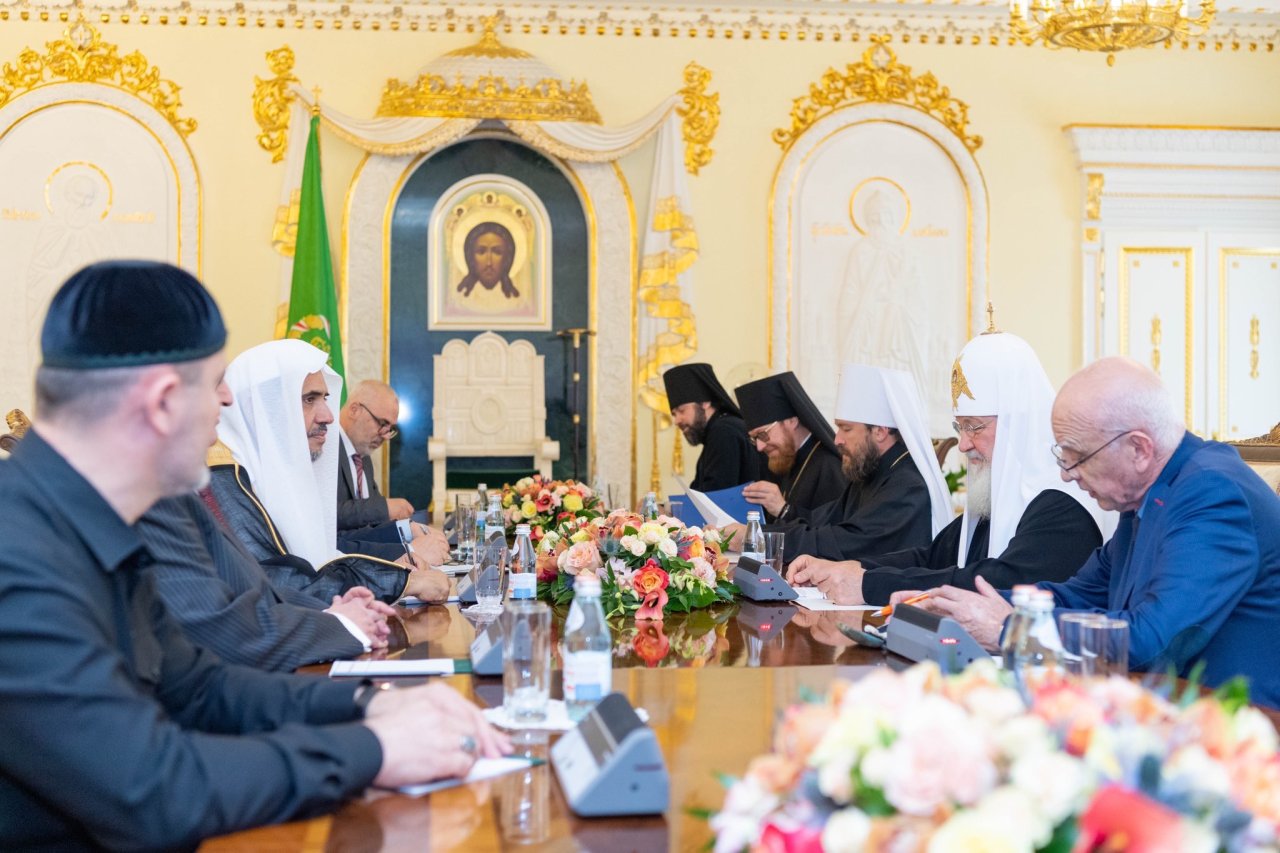 &quot;قمة تاريخية&quot; في مقر الكنيسة الأرثوذكسية بين معالي أمين عام ⁧رابطة العالم الإسلامي⁩ الشيخ د.⁧محمد العيسى⁩ مع بطريرك موسكو وسائر روسيا كيريل الأول
