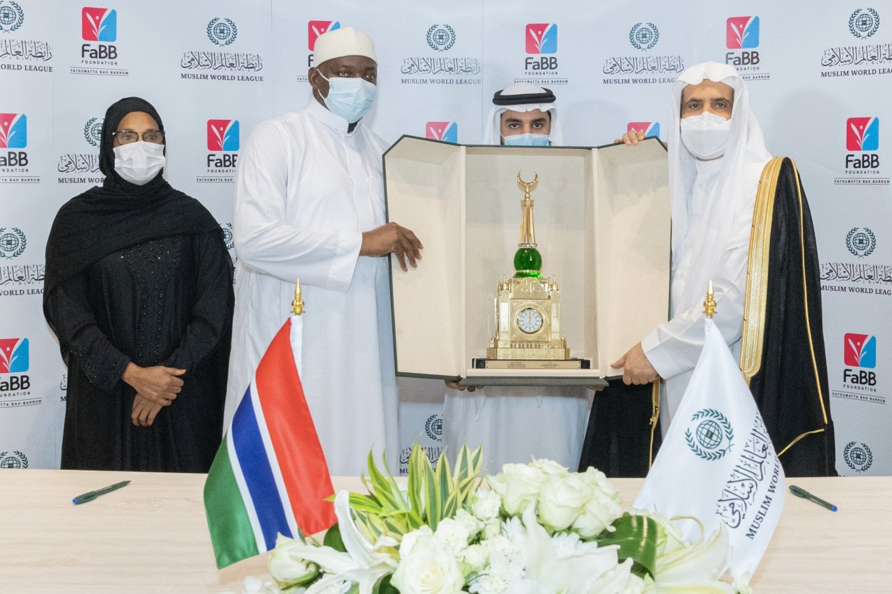 سیکرٹری جنرل عزت مآب شیخ ڈاکٹر محمد العیسی نے مدینہ منورہ میں بین الاقوامی سیرت طیبہ میوزیم کے مرکزی دفتر میں جمہوریہ گیمبیا کے صدر جناب آداما بارو سے ملاقات کی