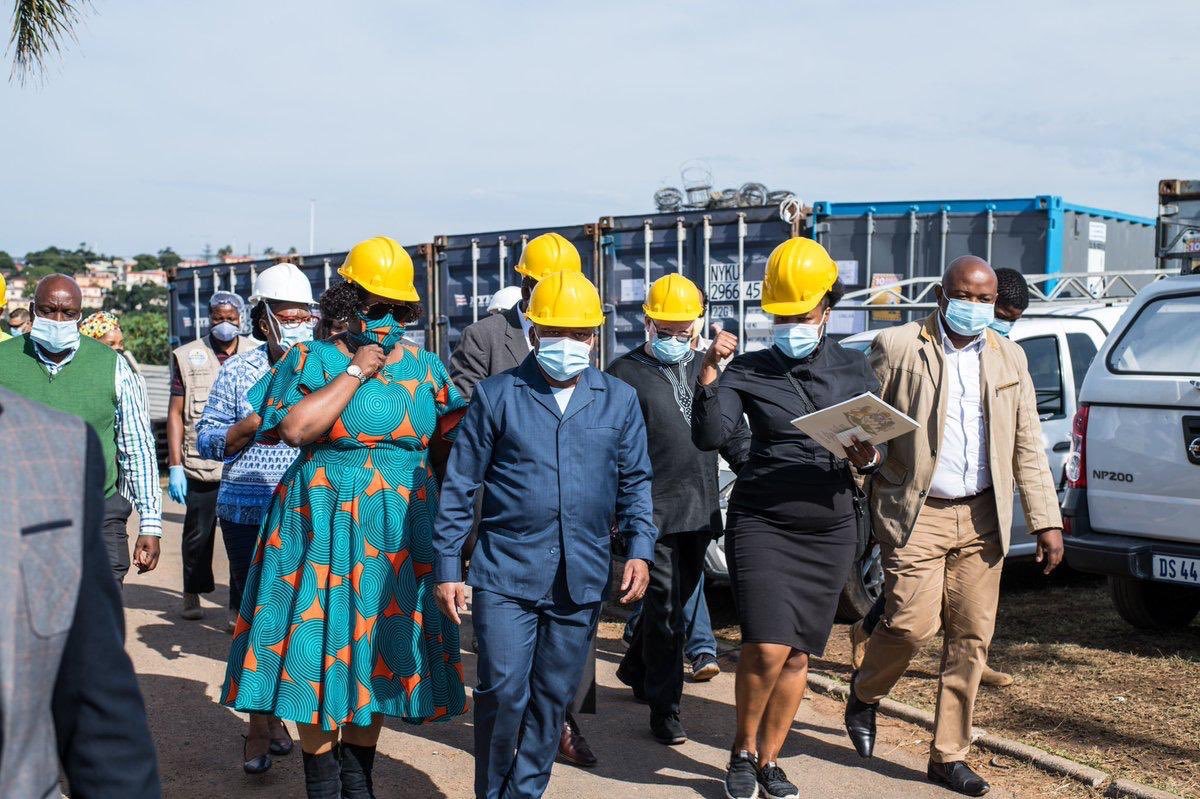 En Afriquedusud, la LIM a lancé, en coopération avec le Ministère de la santé, une campagne de sensibilisation au Covid19, a distribué 10 000 kits de soin et de matériel préventif. Elle a également fourni une aide alimentaire aux plus démunis.
