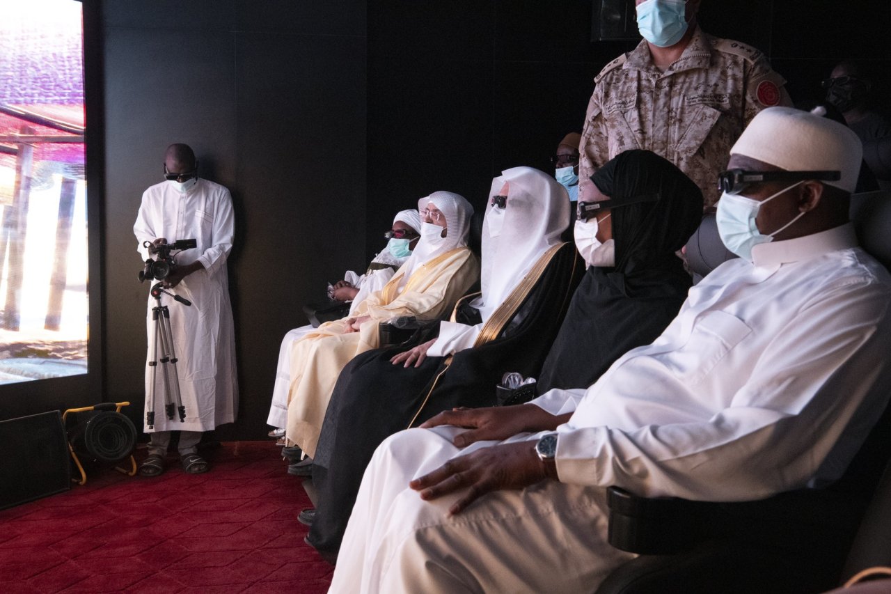 سیکرٹری جنرل عزت مآب شیخ ڈاکٹر محمد العیسی نے مدینہ منورہ میں بین الاقوامی سیرت طیبہ میوزیم کے مرکزی دفتر میں جمہوریہ گیمبیا کے صدر جناب آداما بارو سے ملاقات کی