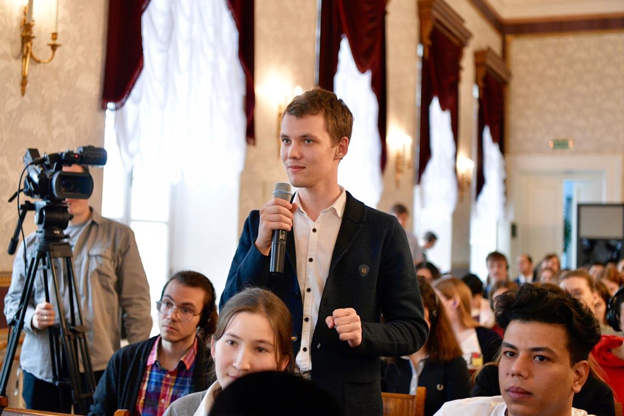 د.العيسى محاضراً في جامعة كازان: نؤمن أن الأرض كانت وستظل مسرحاً لتعدد الديانات والحضارات والقوميات