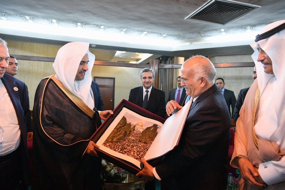 الأمير الحسن بن طلال رئيس منتدى الفكر العربي يستقبل في مكتبه بالعاصمة الأردنية ‫عمان معالي الأمين العام