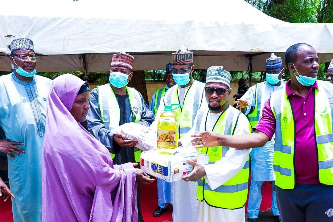 في اليوم العالمي للتطوع‬⁩ شكراً لجميع المتطوعين والمتطوعات مع رابطة العالم الإسلامي‬⁩ ..