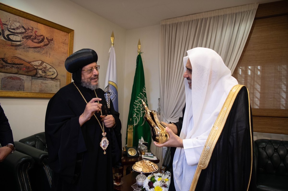 رابطہ عالم اسلامی کے سیکرٹری جنرل عزت مآب شیخ ڈاکٹر محمد العیسی نے  آرتھوڈکس قبطی عیسائی مذہبی پیشوا بشپ الانبا مارکوس سے ملاقات کی