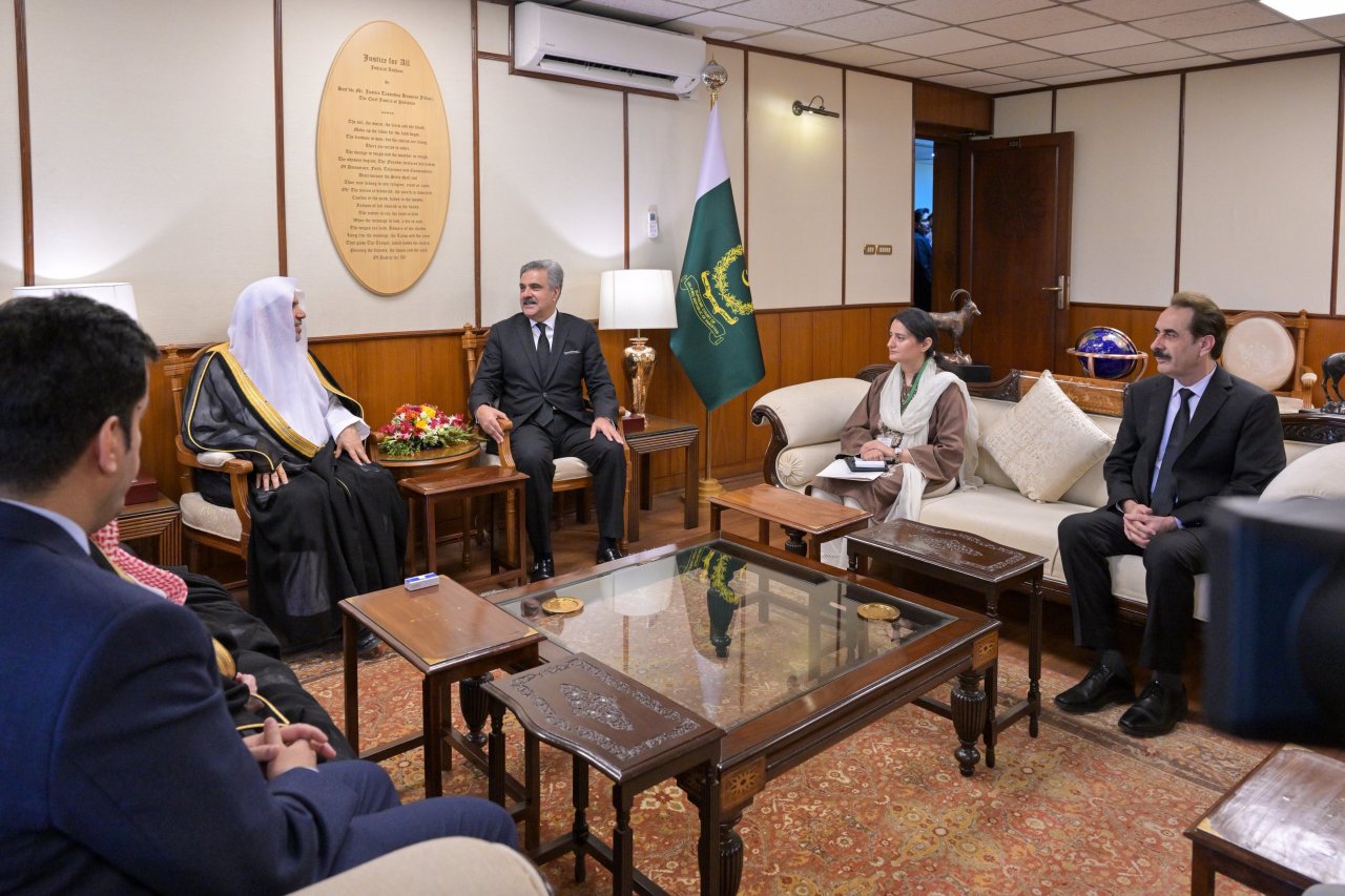 Chairman of the Senate and Chief Justice of Pakistan Receive the Secretary-General of the Muslim World League
