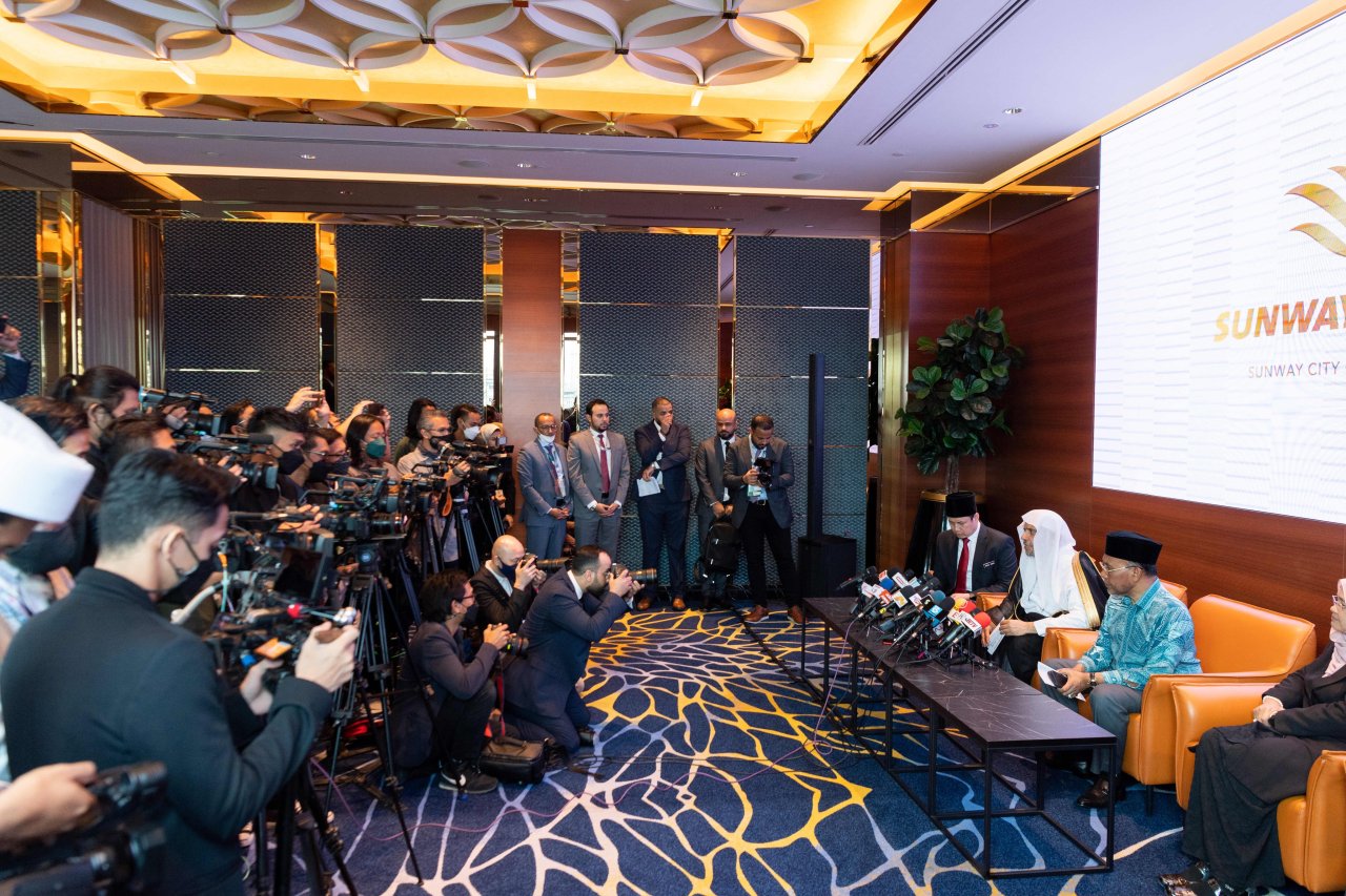 D. Mohammed Alissa tient une conférence de presse sur les réalisations du congrès historique des oulémas de l’Asie du Sud-Est organisé à Kuala Lumpur