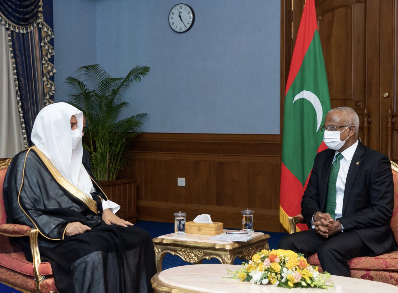 استقبل فخامة رئيس جمهورية المالديف‬⁩، السيد إبراهيم صالح معالي الشيخ د.محمد العيسى‬⁩ في القصر الرئاسي في العاصمة “ماليه”