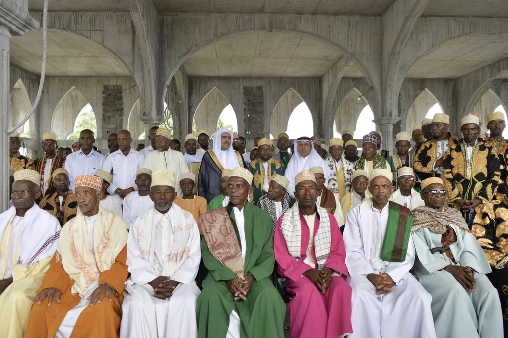 لقاء حافل ومتميز لمعالي الأمين العام لرابطة العالم الإسلامي الشيخ د. ⁧محمد العيسى⁩ مع الفعاليات العلمية والمجتمعية في ⁧جزر القمر⁩ .