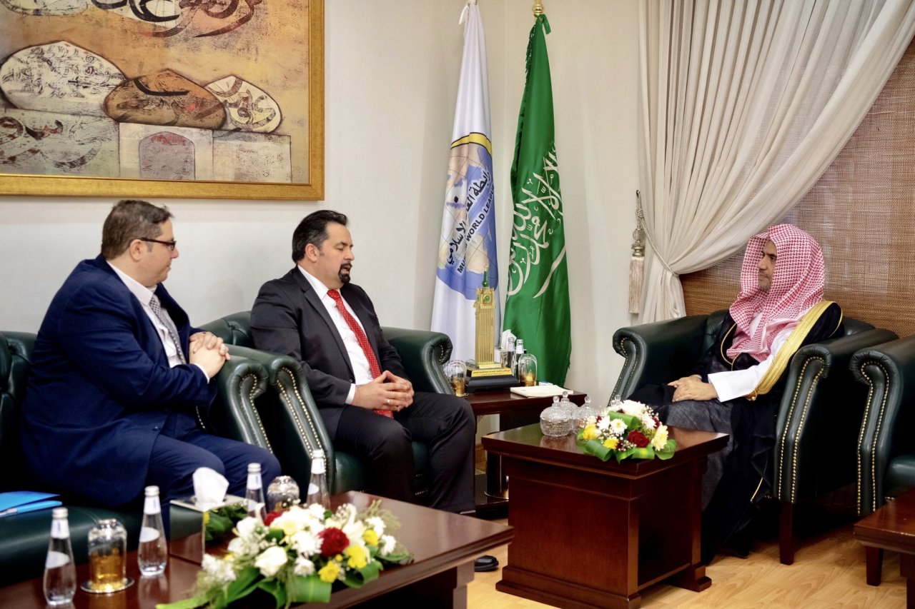 معالي الأمين العام يستقبل فضيلة أيمن مزيك، رئيس المجلس الأعلى للمسلمين في ⁧ألمانيا⁩، وفضيلة عبدالصمد اليزيدي الأمين العام للمجلس
