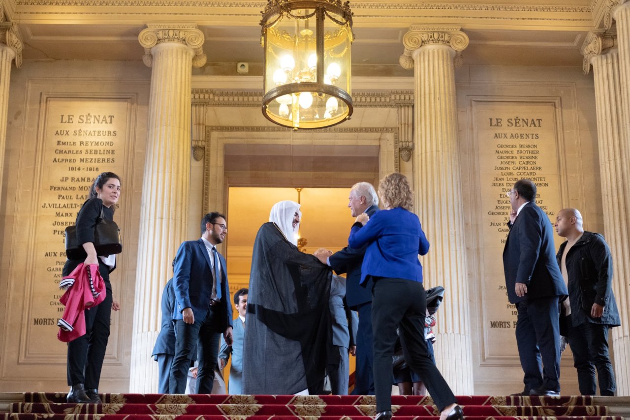 You are an advocate of peace and coexistence and have an enlightened discourse