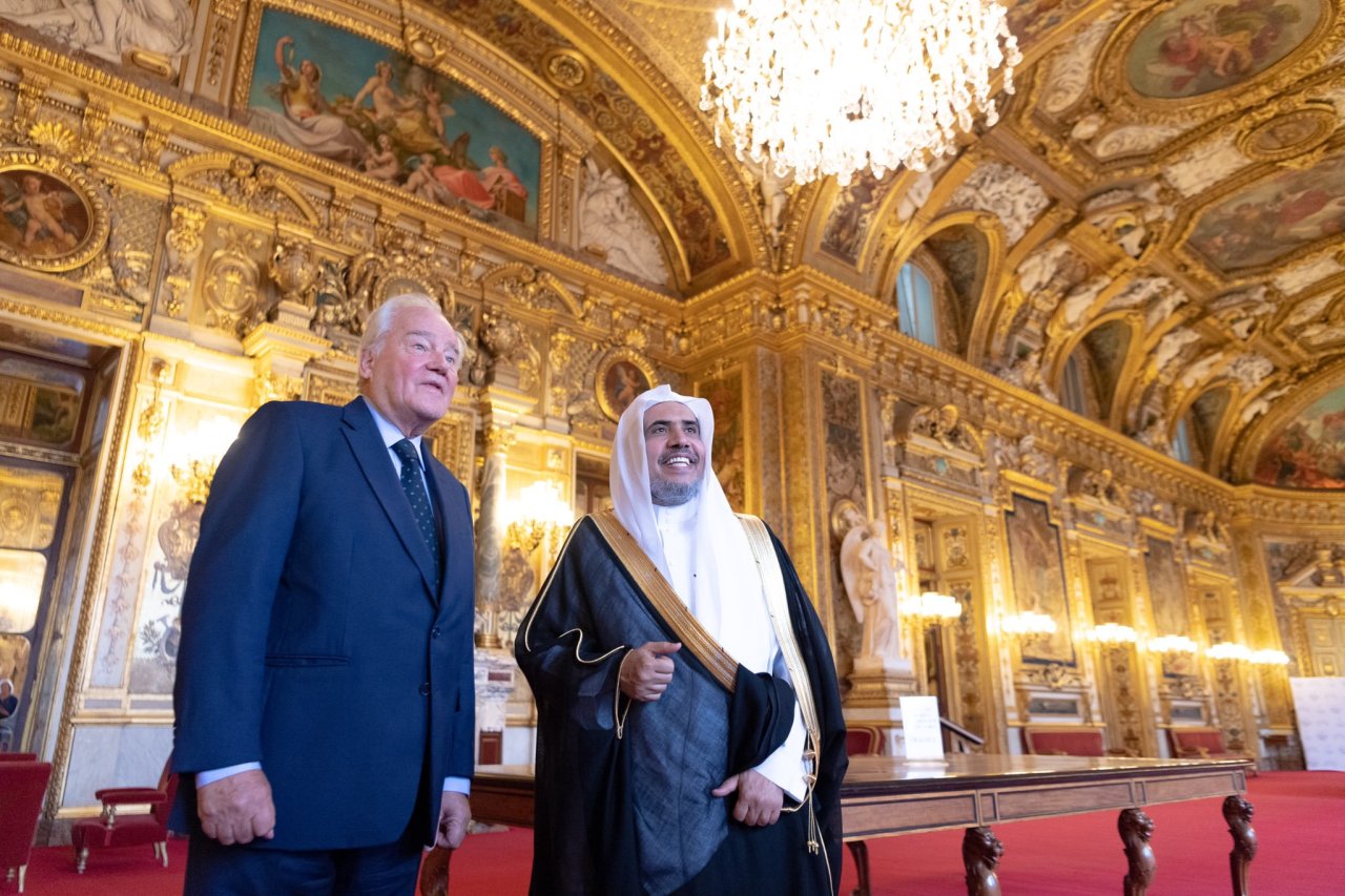 You are an advocate of peace and coexistence and have an enlightened discourse