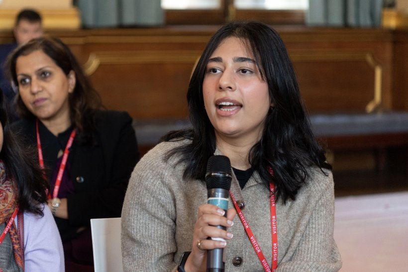 Membahas sejumlah masalah intelektual &amp; kontroversi legislatif: