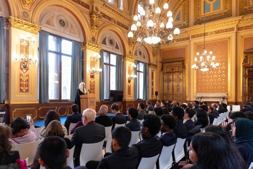 Membahas sejumlah masalah intelektual &amp; kontroversi legislatif: