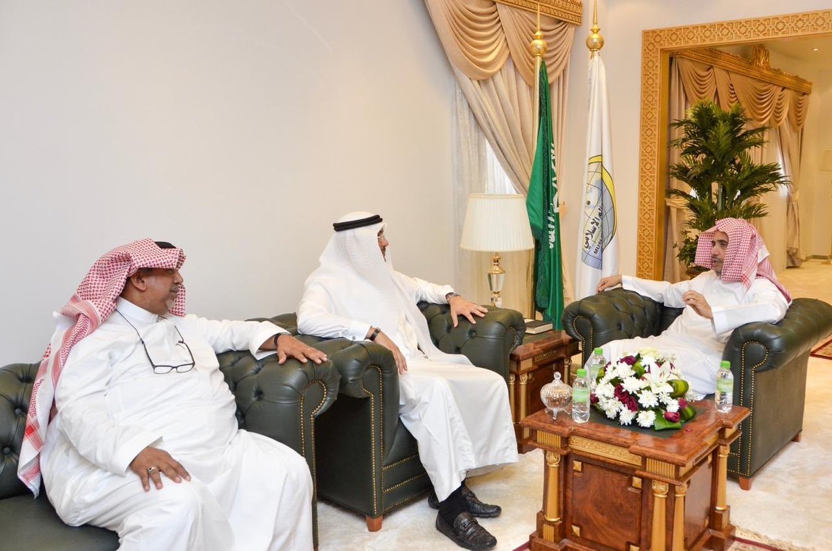 Le D. Mohammad Alissa a reçu au siège de la Ligue à La Mecque une délégation de la chambre de commerce et de l’industrie dont le Pdt. Du Conseil d’administration Hicham Karki avec le Secrétaire général Ibrahim Bardissi.