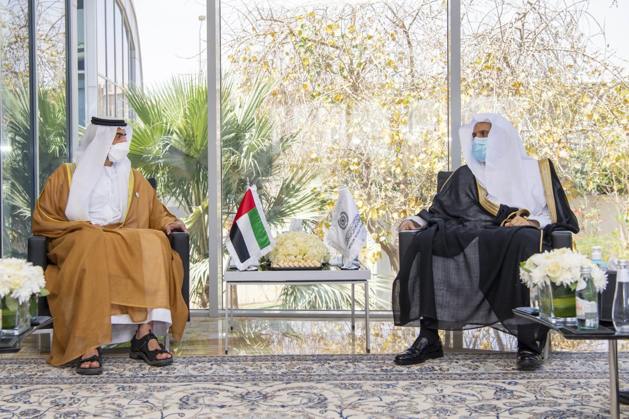 عزت مآب شیخ ڈاکٹر ‫محمد العیسی‬ نے اپنے دفتر میں متحدہ عرب ‫امارات‬ کے سفیر عزت مآب شیخ نہیان بن سیف آل نہیان سے ملاقات کی