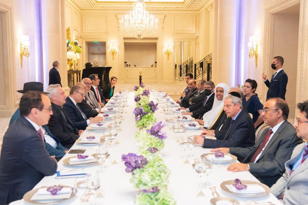 Mémorandum d’entente et d’amitié signé à Paris.