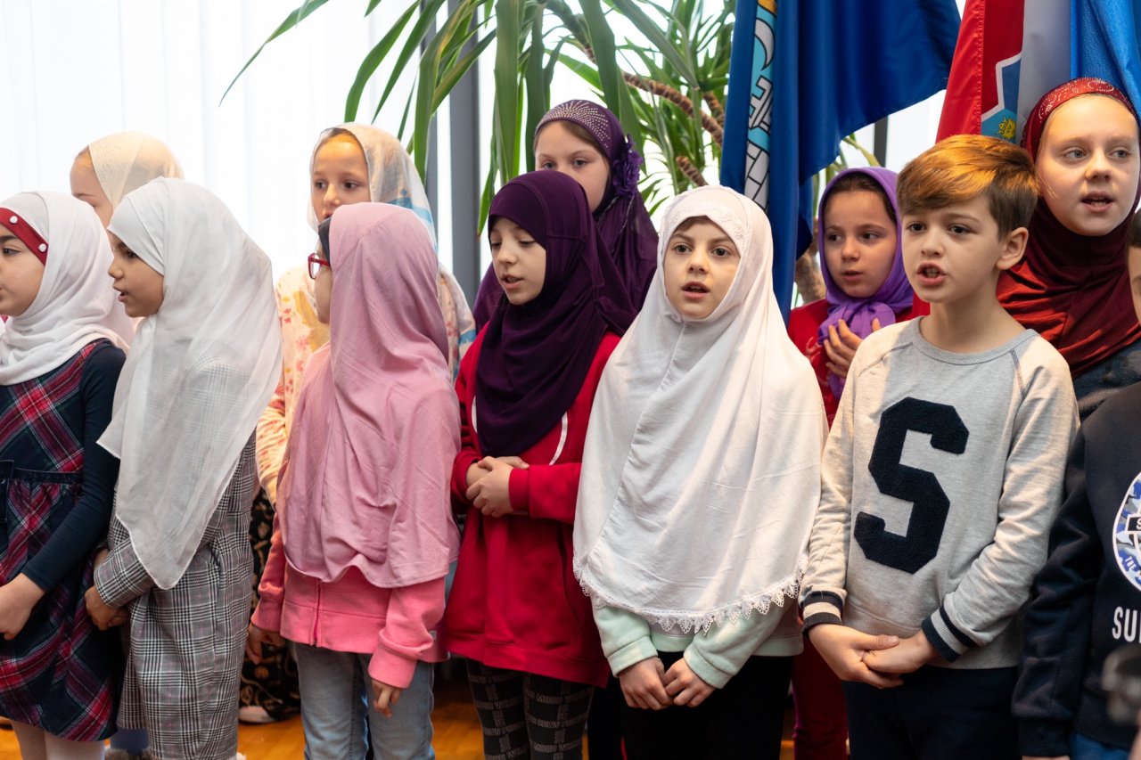 کروشیا کے فرزندان اسلام کی موجودگی میں خطاب بھی کیا۔