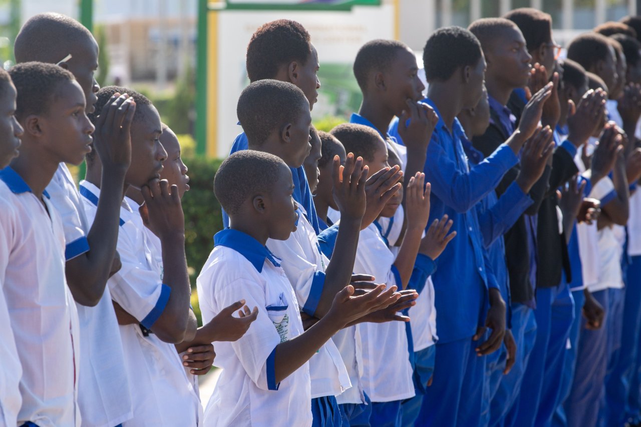 Atas undangan Presiden Gambia: Yang Mulia Sekretaris Jenderal, Ketua Asosiasi Ulama Muslim, Syekh Dr.  Alissa  tiba di Gambia, ia disambut oleh Wakil Presiden Tuan. Badara Joof, beberapa Mufti dan ulama Afrika, serta sejumlah menteri.