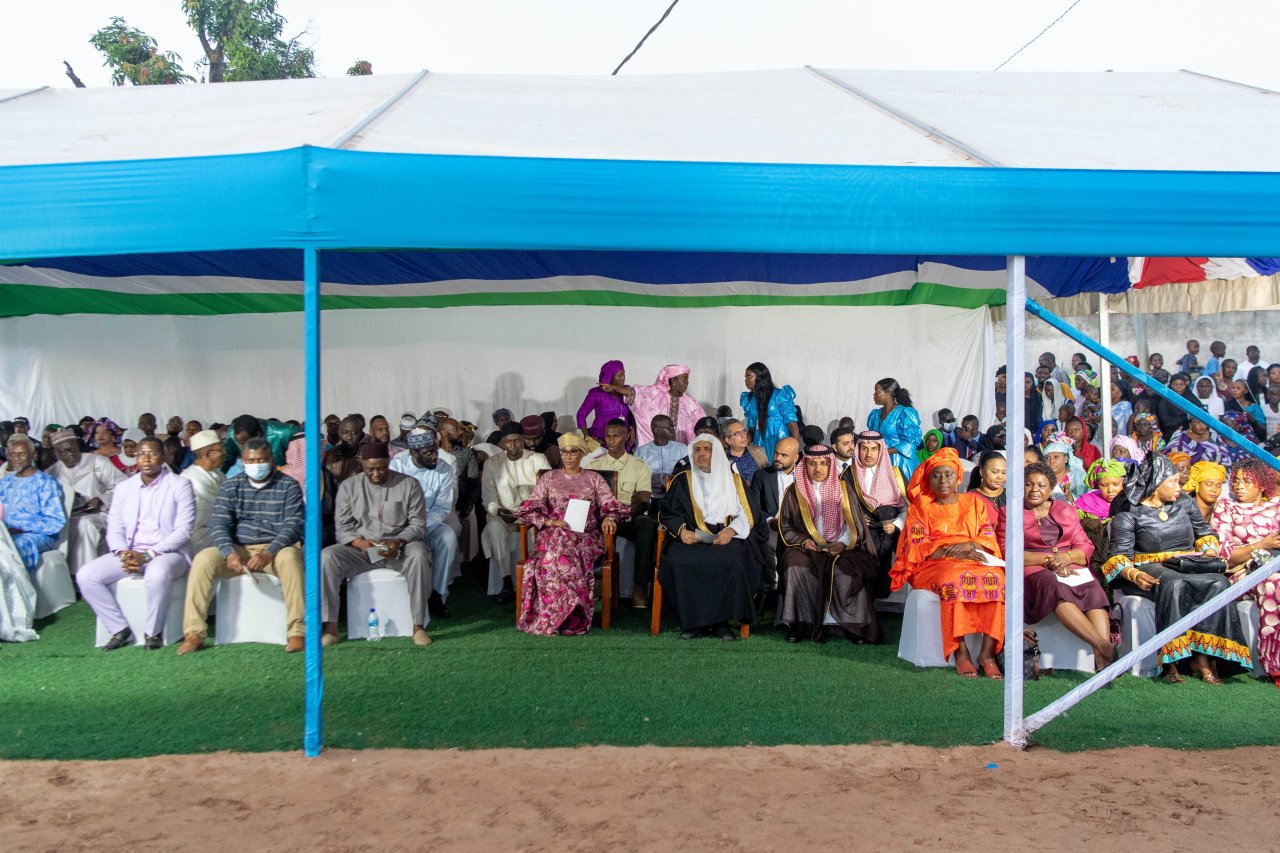 Dr.  Alissa  meresmikan Fasilitas Medis Al-Salam di ibu kota Gambia, Banjul, di hadapan Ibu Negara Fatoumatta Bah-Barrow dan beberapa pejabat pemerintah, dan ini adalah proyek yang akan berkontribusi untuk meningkatkan pelayanan kesehatan bagi masyarakat Gambia.