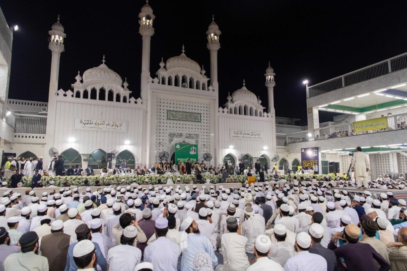 رابطہ عالم اسلامی نے سیرت کے مطالعہ اور اس پر غور وفکر کے لئے درجنوں اجتماعات کا انعقاد کیا۔رابطہ نے ان اجتماعات کے انعقاد کے لئے 50 سے زائد ممالک کے علمائے کرام،مفتیان عظام اور مذہبی رہنماؤں کو جمع کیا