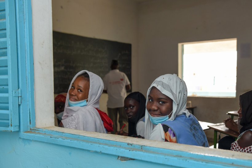 ‏تحتضن ⁧‫رابطة العالم الإسلامي‬⁩ عشرات الآلاف من الأيتام حول العالم، وتُعنىٰ بمختلف شؤونهم الصحية والتعليمية والتربوية، كما تركِّز على تدريبهم وتأهيلهم لسُوق العمل وخدمة أوطانهم