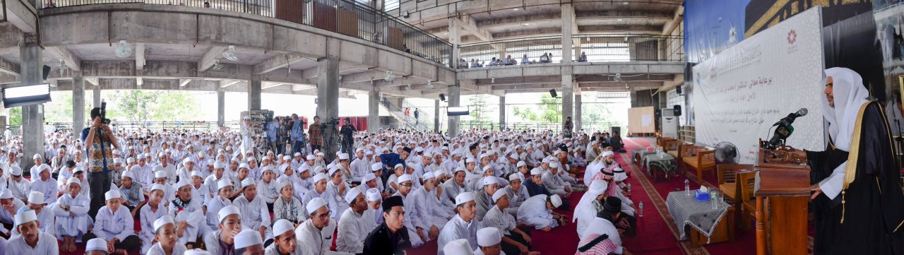 رابطہ عالم اسلامی مسلمان نوجوانوں میں بیداری کے فروغ کے لئے کوشاں ہے تاکہ وہ اپنےقومی معاشرے اور انسانی دنیا میں مؤثر کردار ادا کرے