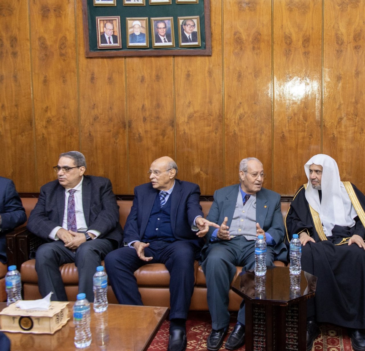 &quot;Dalam rangka kunjungannya ke Mesir&quot; ... atas undangan resmi dan dengan kehadiran ketua Akademi: