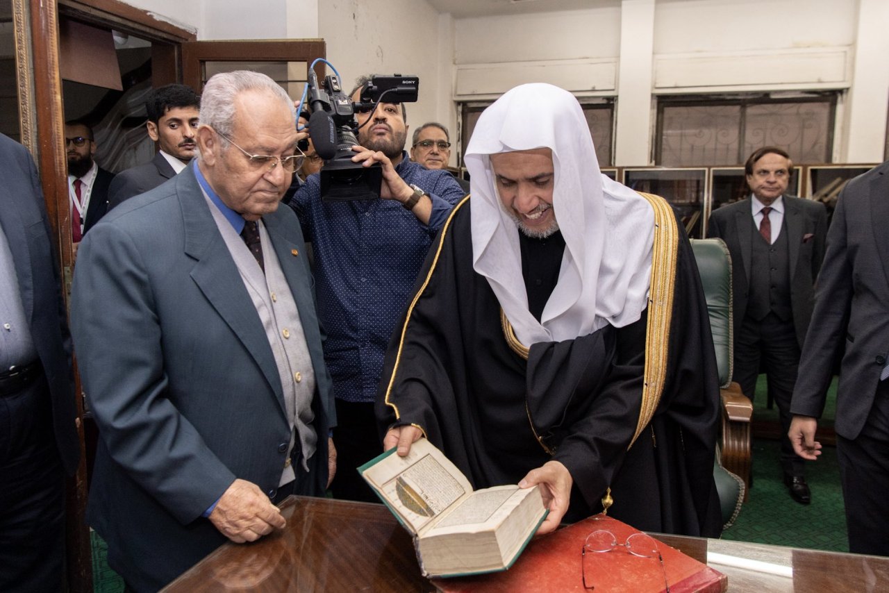 &quot;Dalam rangka kunjungannya ke Mesir&quot; ... atas undangan resmi dan dengan kehadiran ketua Akademi: