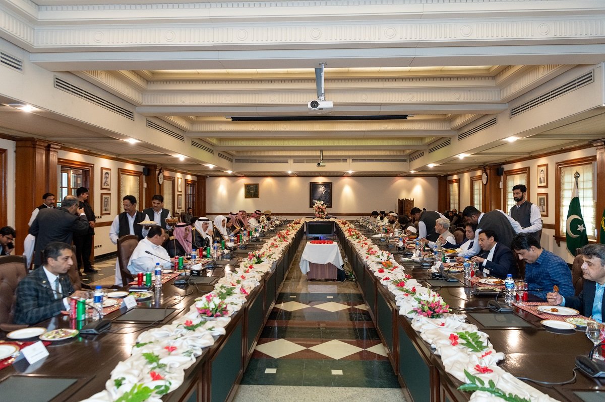 The Secretary General of the MWL meets Pakistan Senate speaker, the Governor of Punjab Province and the Prime Minister.
