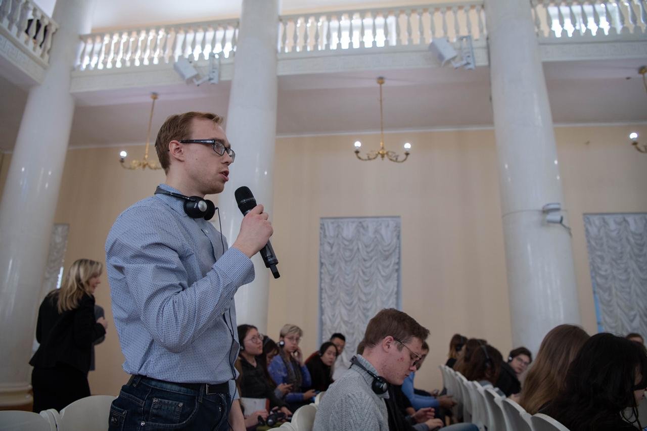 بحضور مدير الجامعة.. د.العيسى يحاضر في جامعة سانت بطرسبرغ الحكومية