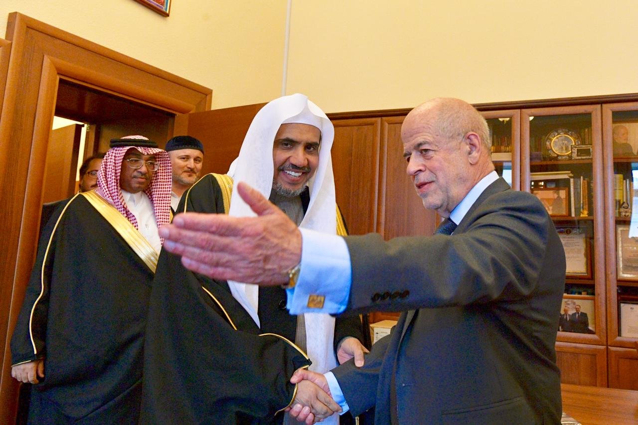 ڈاکٹر العیسی روسی استشراق انسٹیوٹ میں لیکچر دیتے ہوئے :