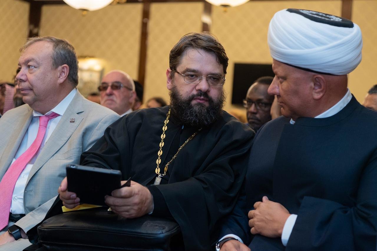 معهد الاستشراق الروسي يمنح د.العيسى الدكتوراه الفخرية تقديراً لجهوده في تعزيز العلاقة بين العالم الإسلامي وروسيا