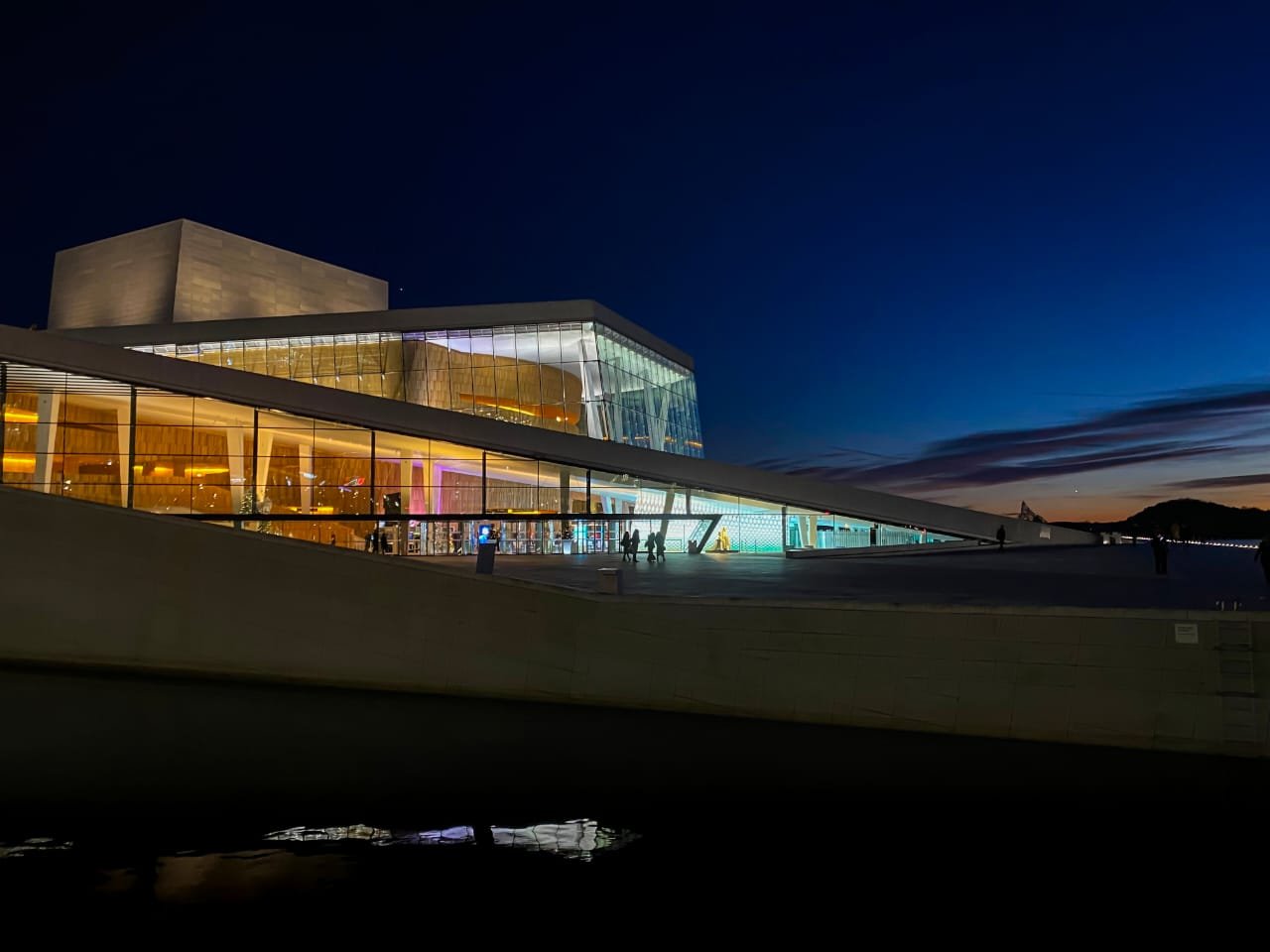 Award Committee: Dr. Al-Issa has done an exceptional job in bridging the relationship between followers of religions and civilizations