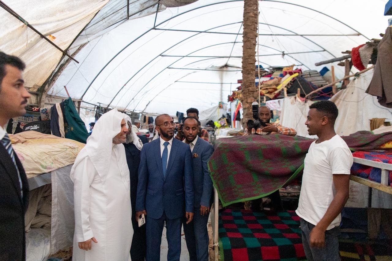 التقى معالي أمين عام رابطة العالم الإسلامي رئيس هيئة علماء المسلمين، فضيلة الشيخ الدكتور محمد بن عبدالكريم العيسى في العاصمة الإثيوبية أديس أبابا، جمعًا من أصحاب السماحة والفضيلة من كبار العلماء والمفتين في القرن الأفريقي